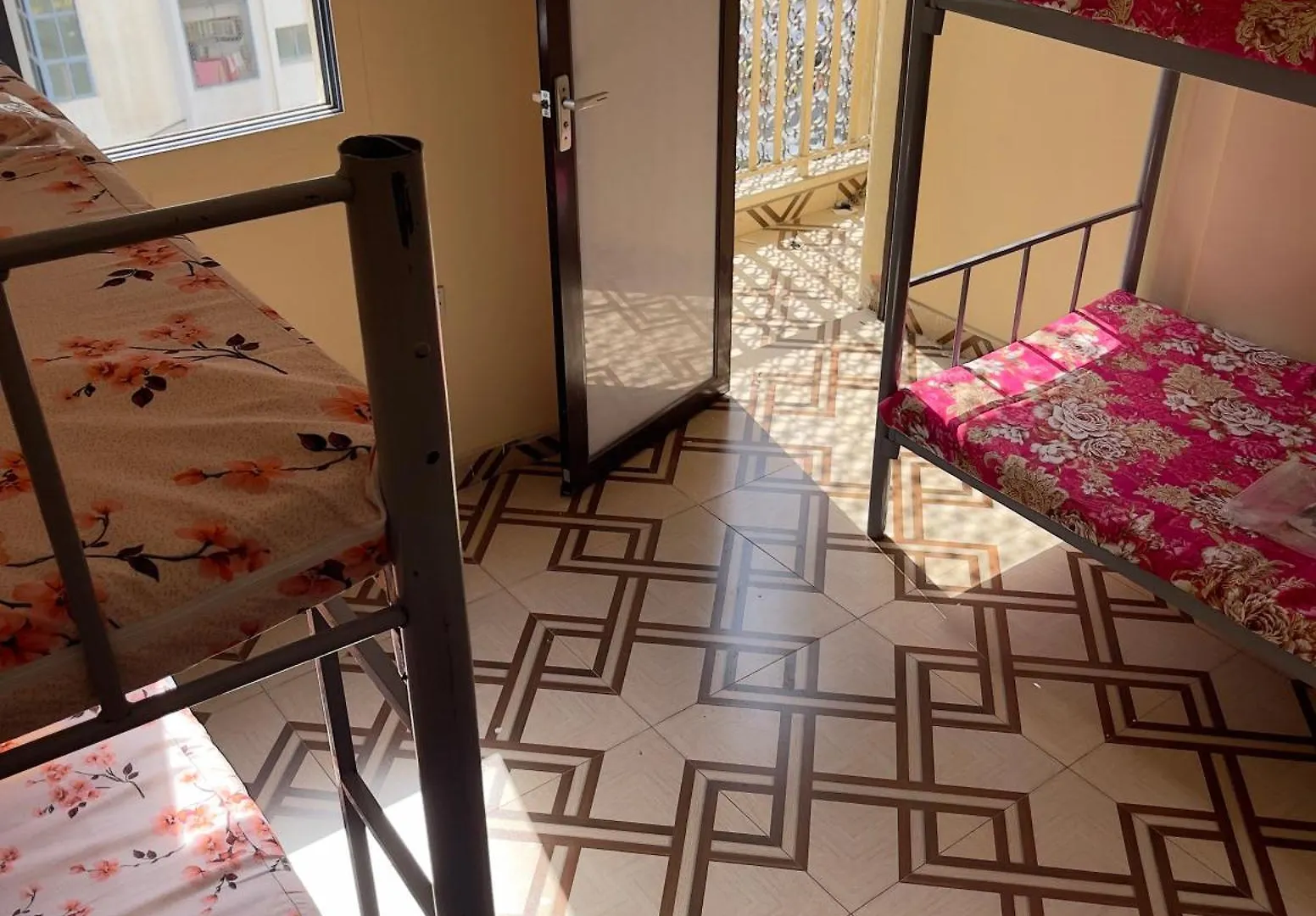 Hostel Sea View Beside Bus Station & Beach & Market Sharjah